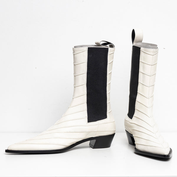 Chevron Boots White EU40 (Like New)