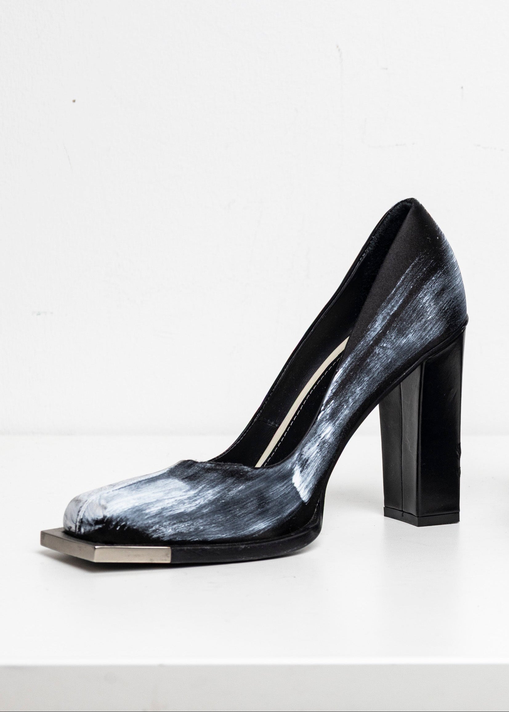 Metal Square Toes Pump Painted Black EU40