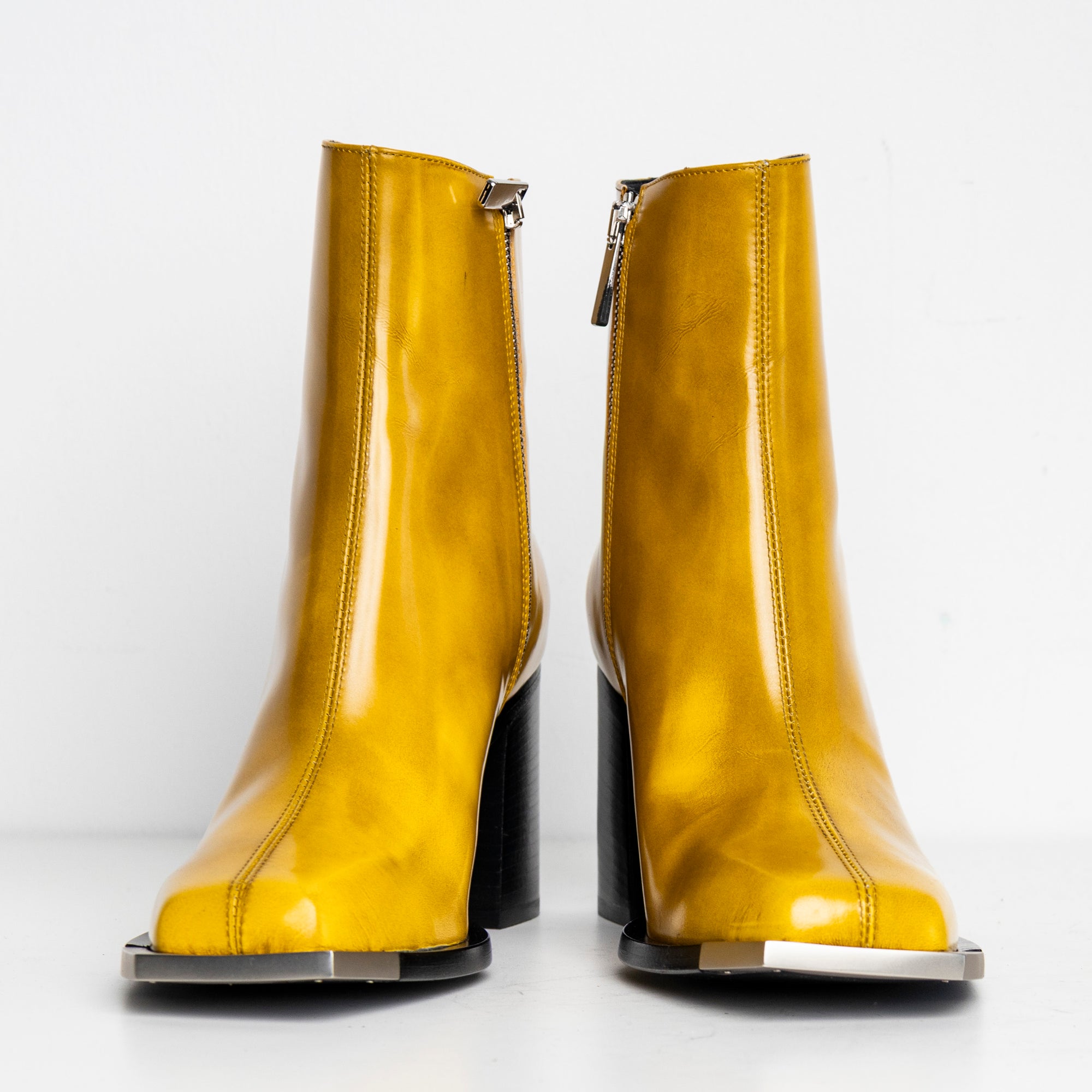 Metal Everyday Chelsea Boots Yellow EU40 #2 (Like New)