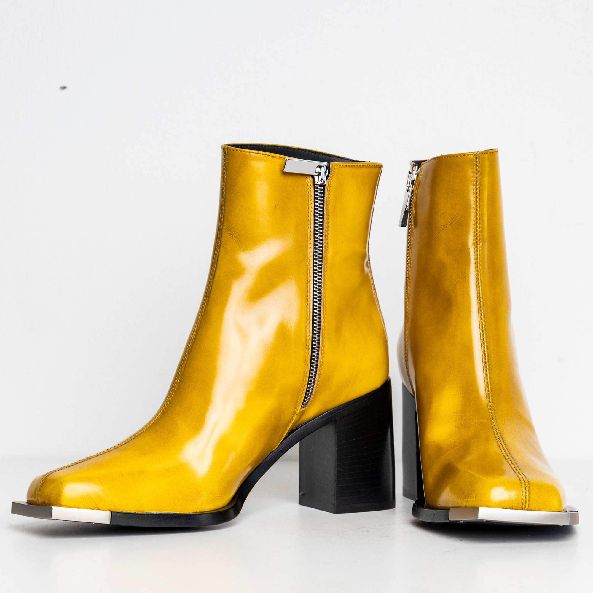Metal Everyday Chelsea Boots Yellow EU40 #2 (Like New)