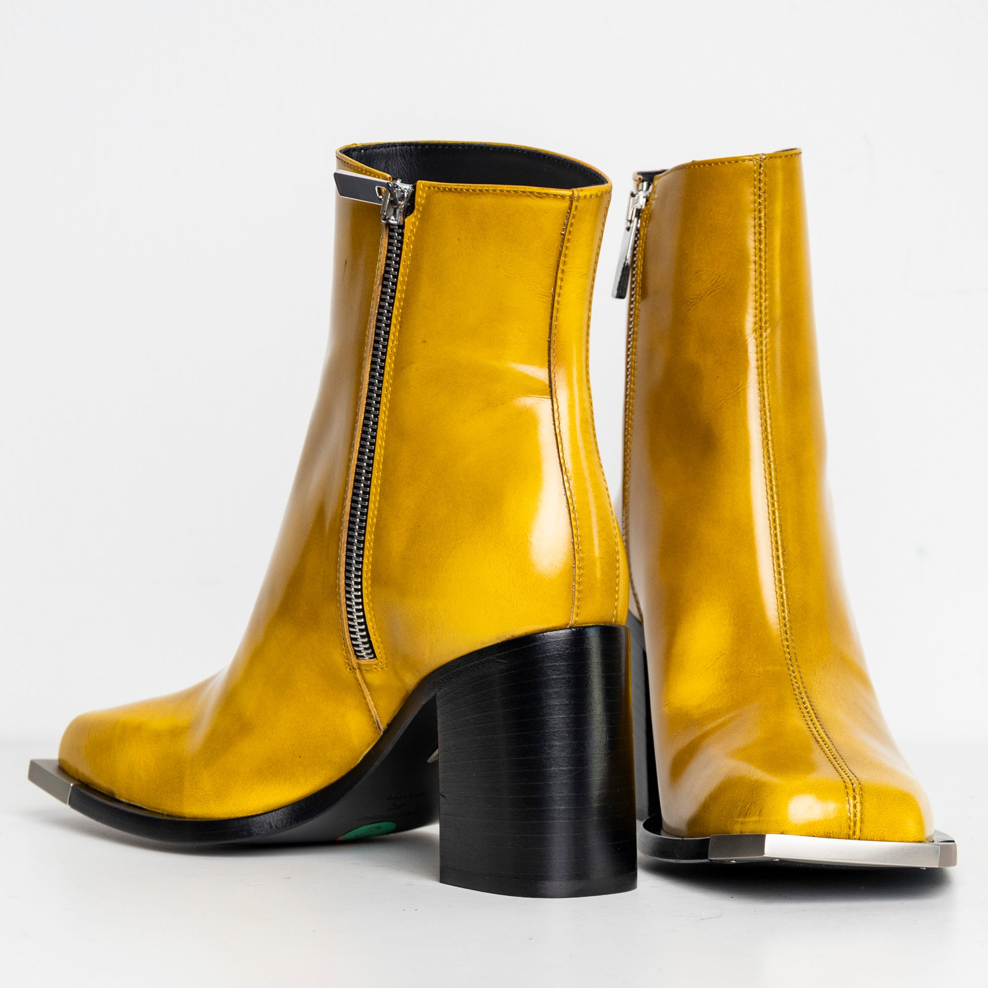 Metal Everyday Chelsea Boots Yellow EU40 #2 (Like New)
