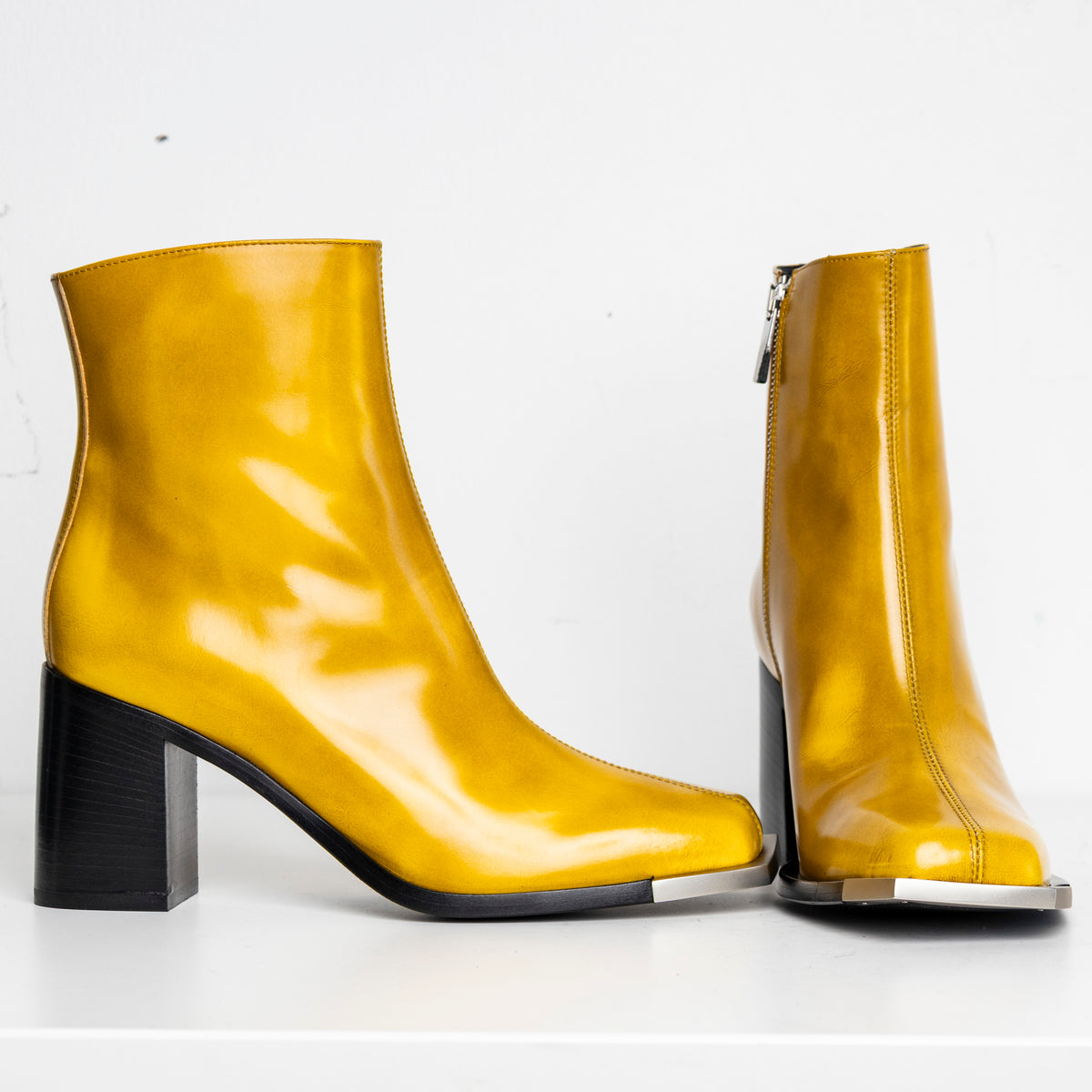 Metal Everyday Chelsea Boots Yellow EU40 #2 (Like New)
