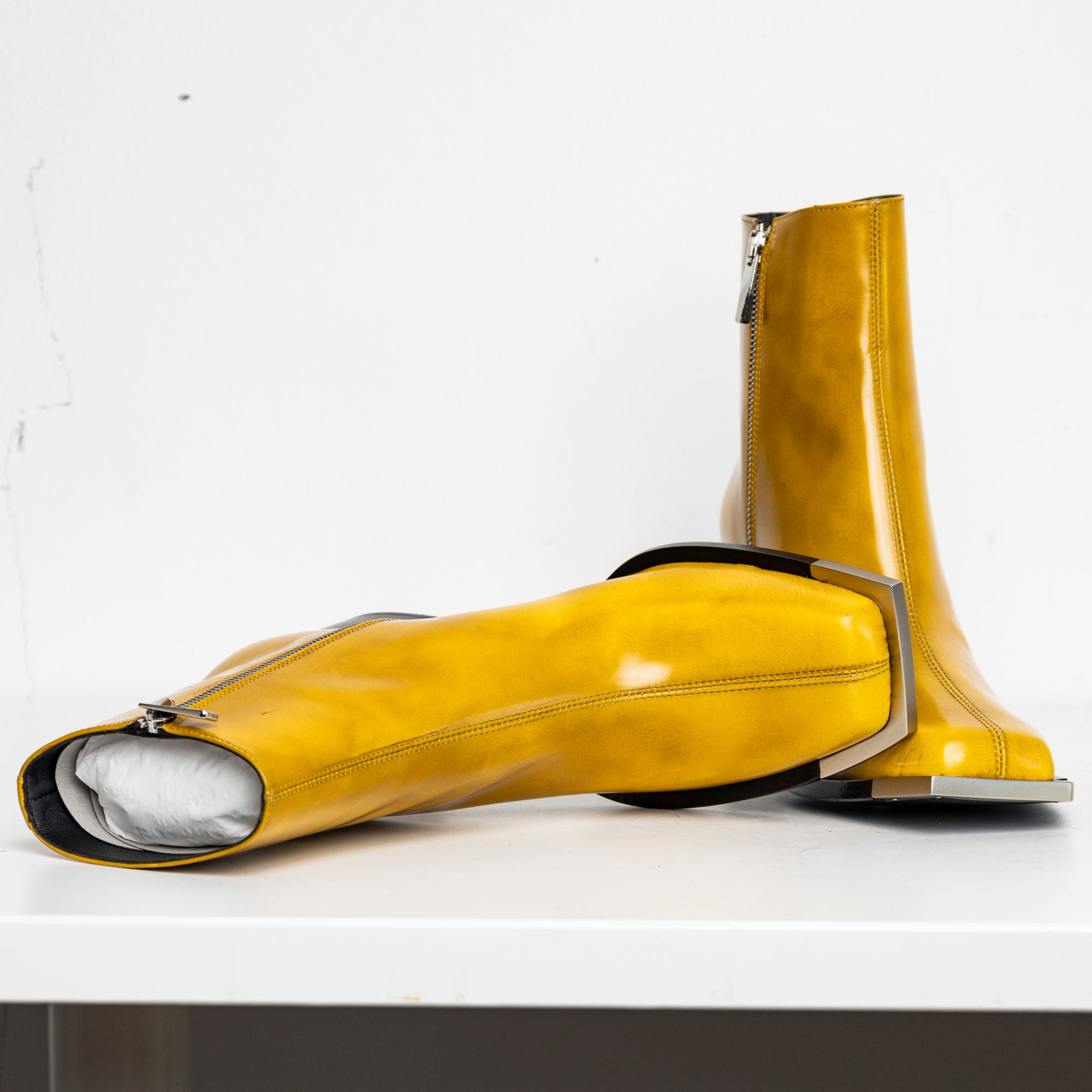 Metal Everyday Chelsea Boots Yellow EU40 #2 (Like New)