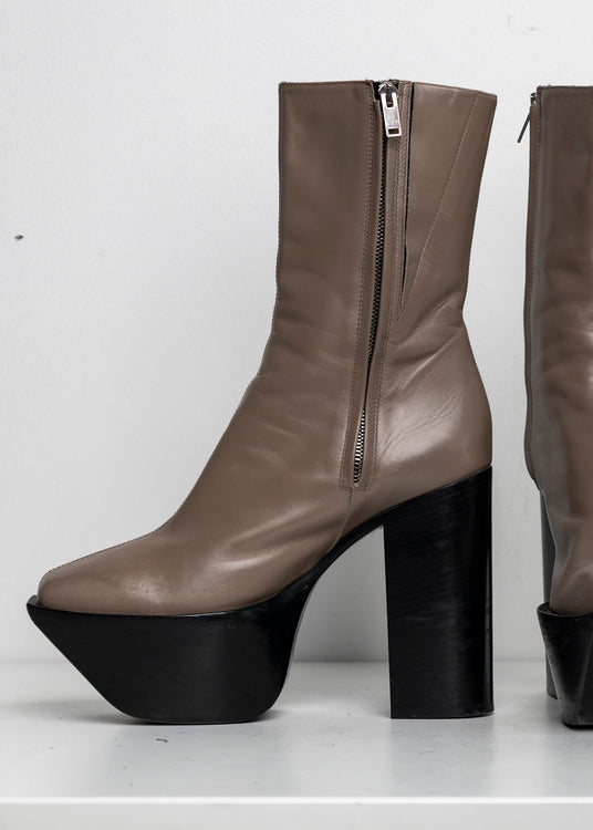 Platform Boots Warm Gray Leather EU40