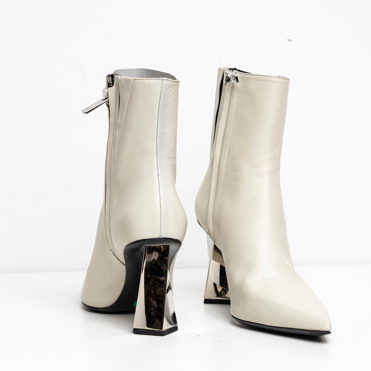 Prism Boots White EU40 #1 (Like New)