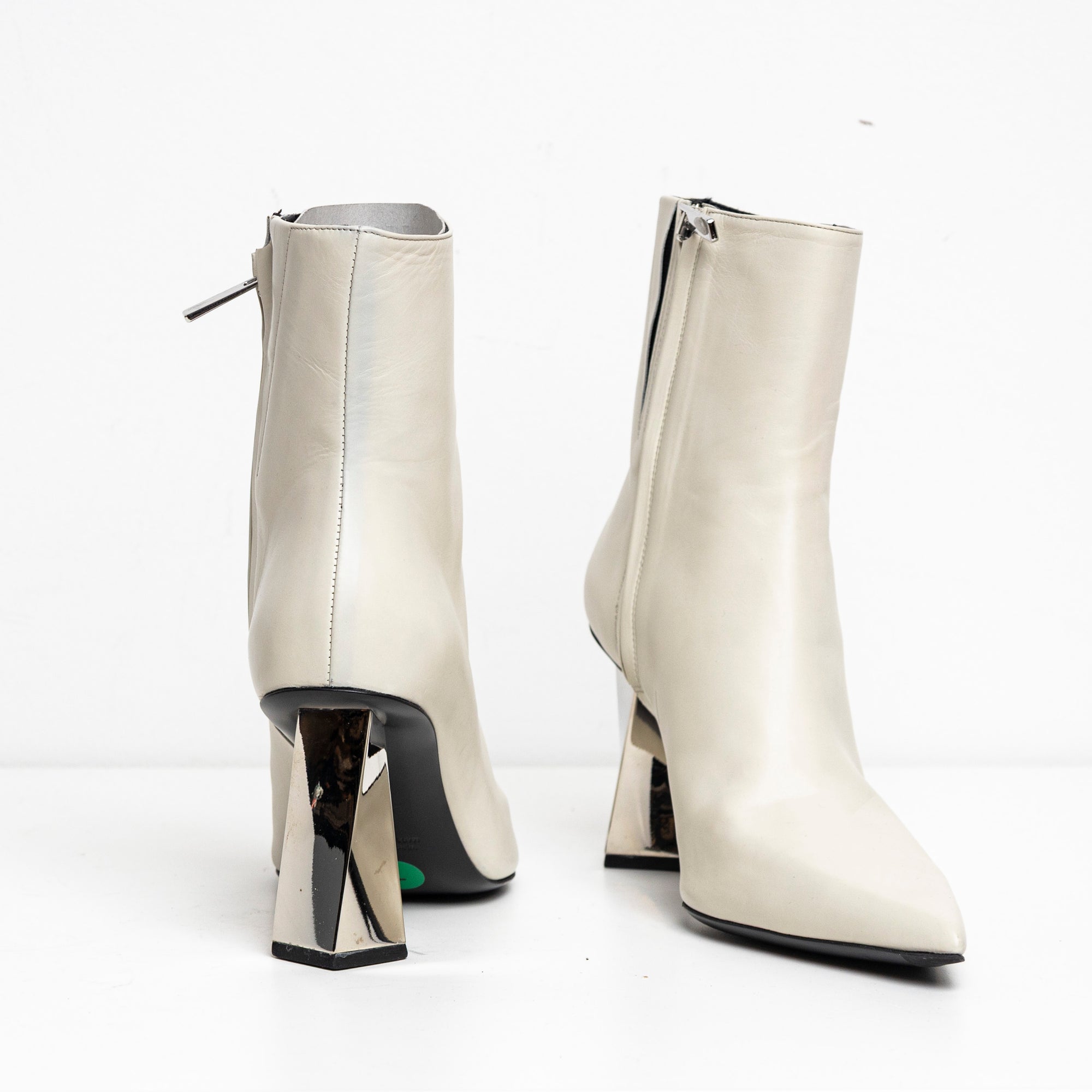 Prism Boots White EU40 #1 (Like New)