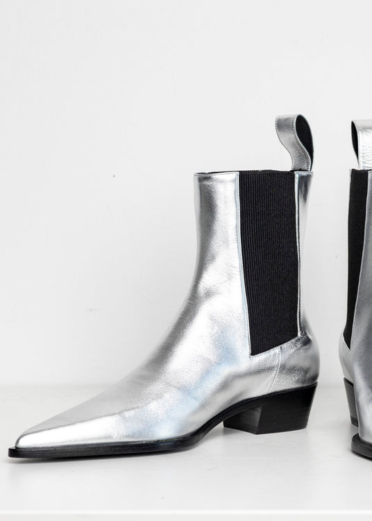 Sharp Chelsea Boots Silver EU40 (Like New)