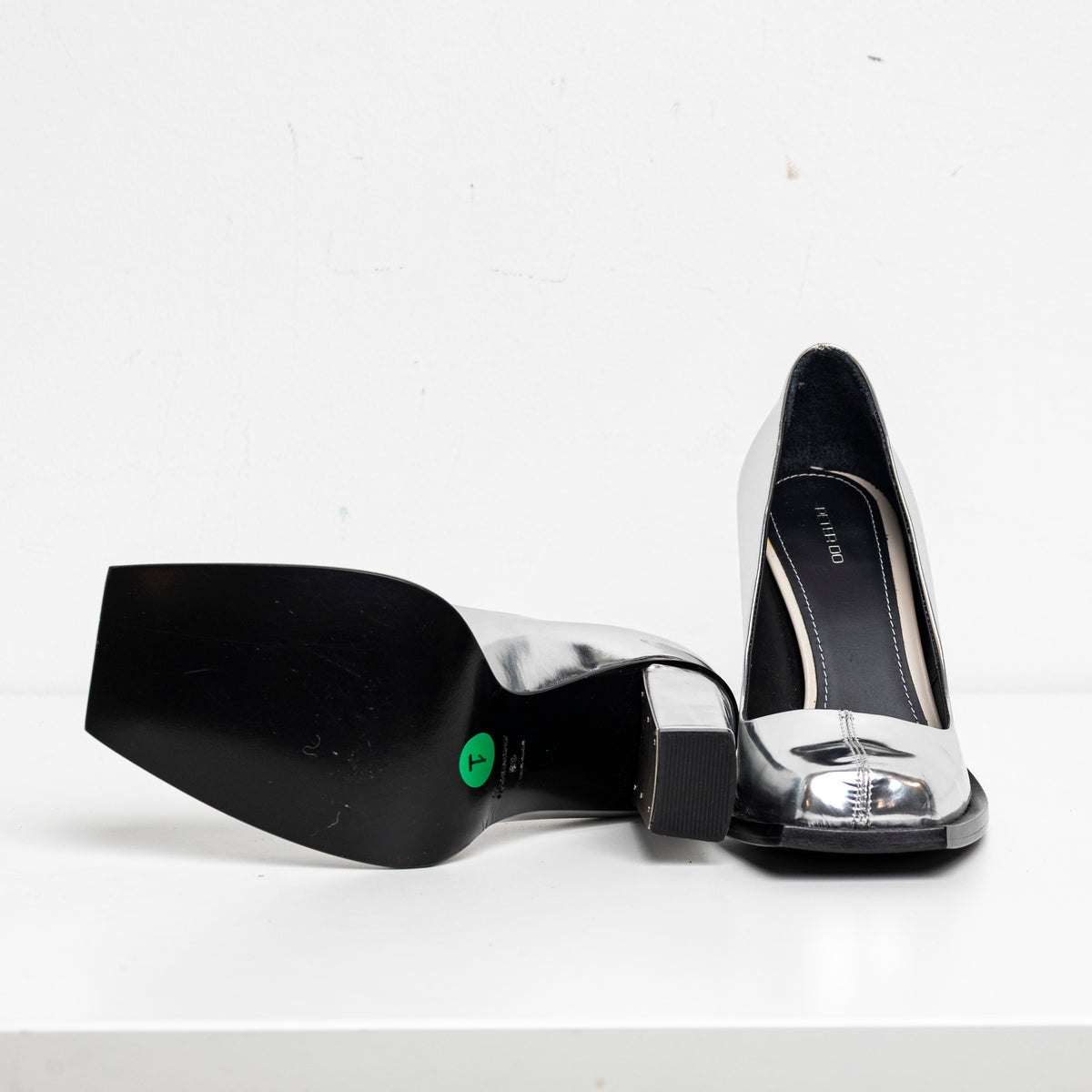 Square Toes Pump Silver EU39 #1 (Like New)