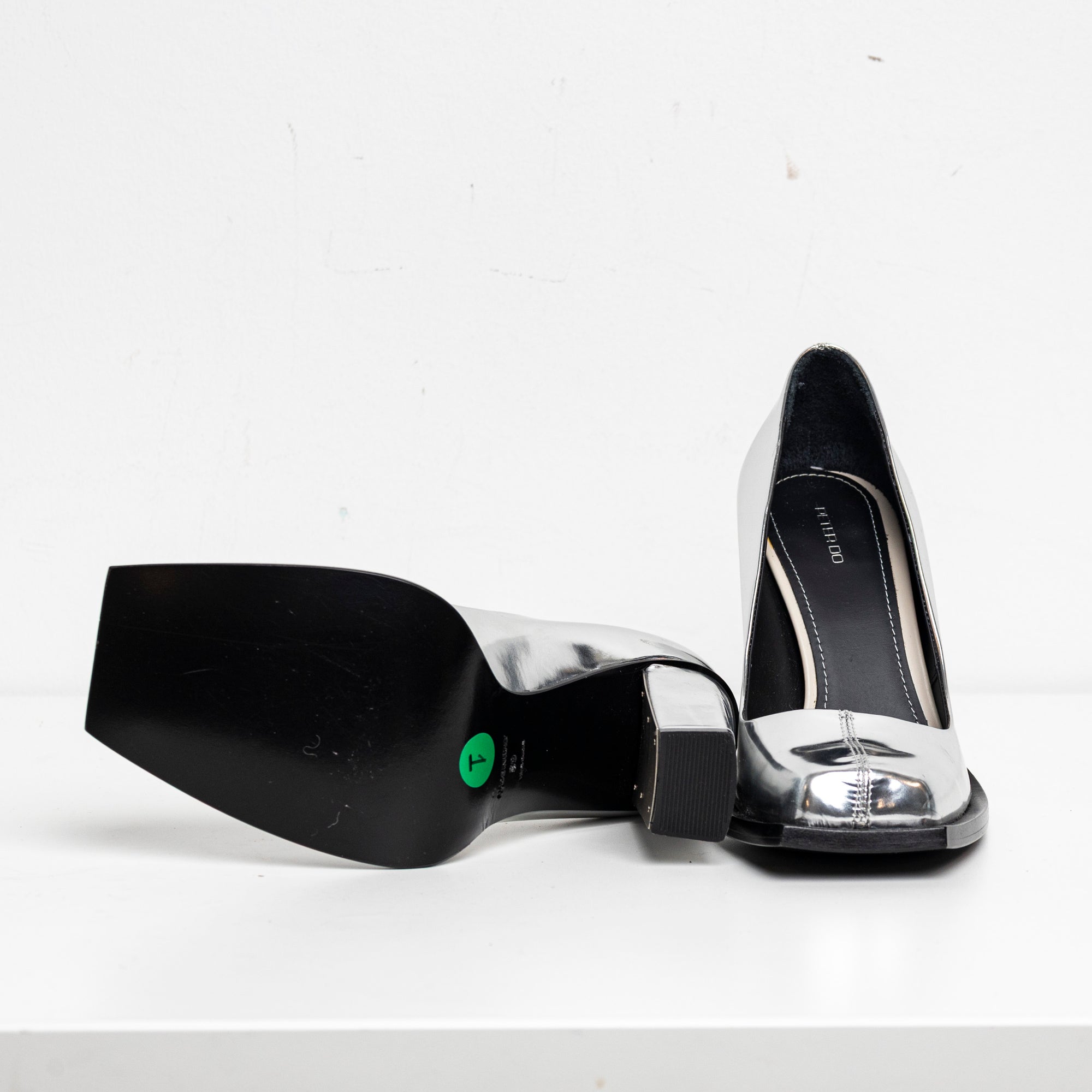 Square Toes Pump Silver EU39 #1 (Like New)