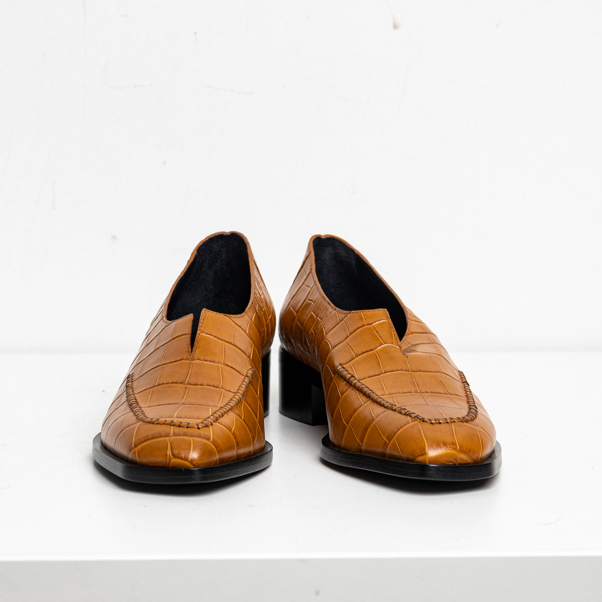 V-Neck Loafer Orange Croc EU40 #1 (Like New)