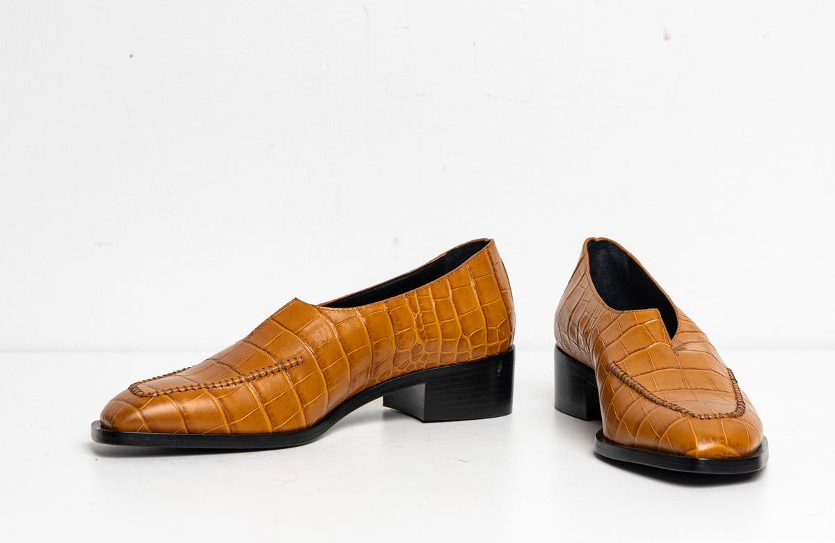 V-Neck Loafer Orange Croc EU40 #1 (Like New)