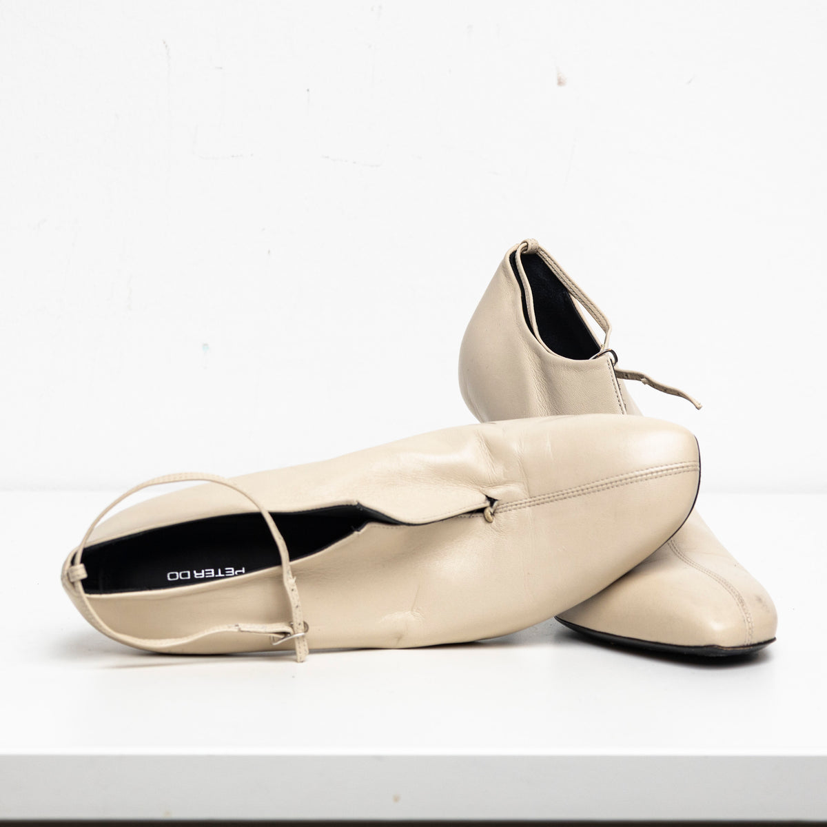 V-Neck Pump Cream EU40