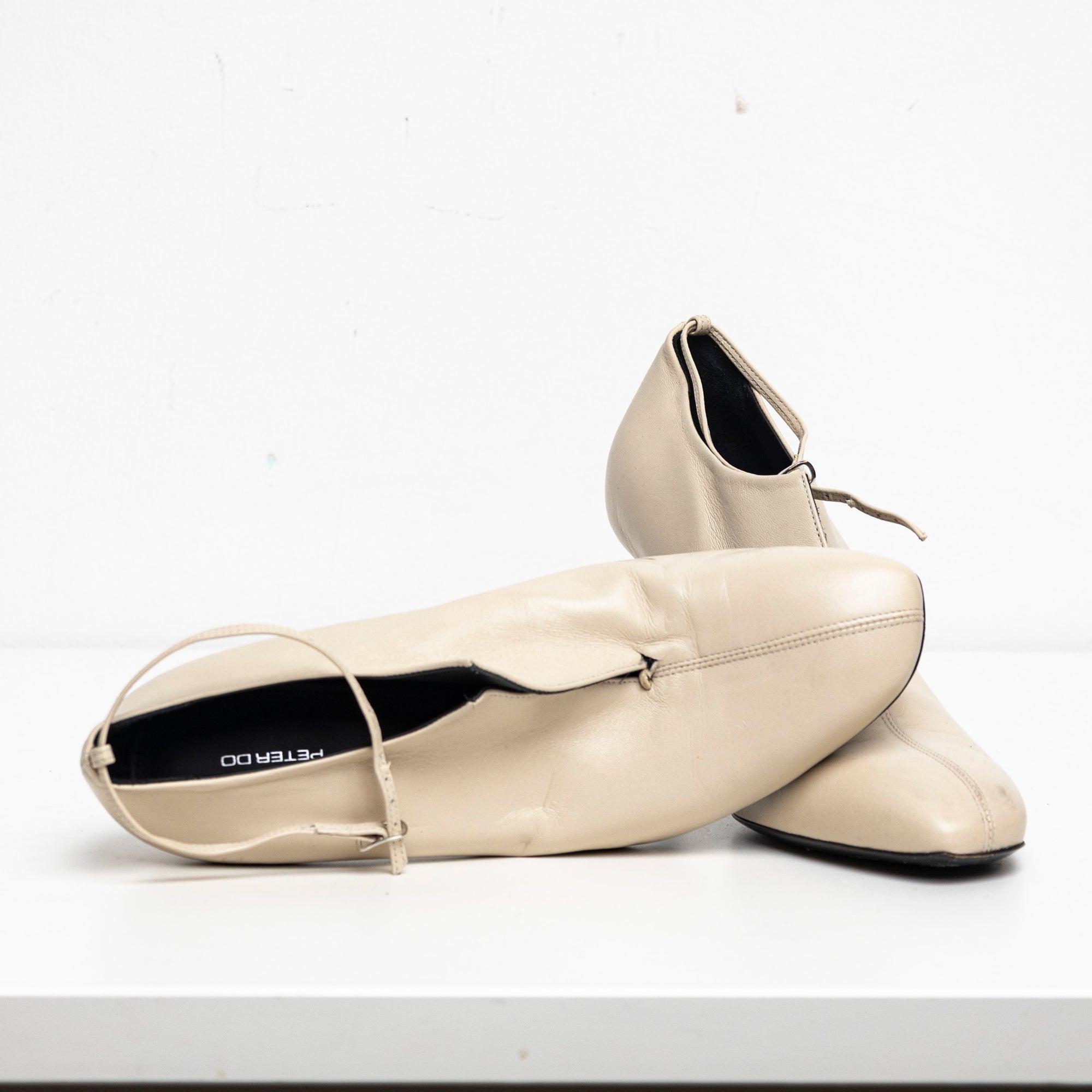 V-Neck Pump Cream EU40