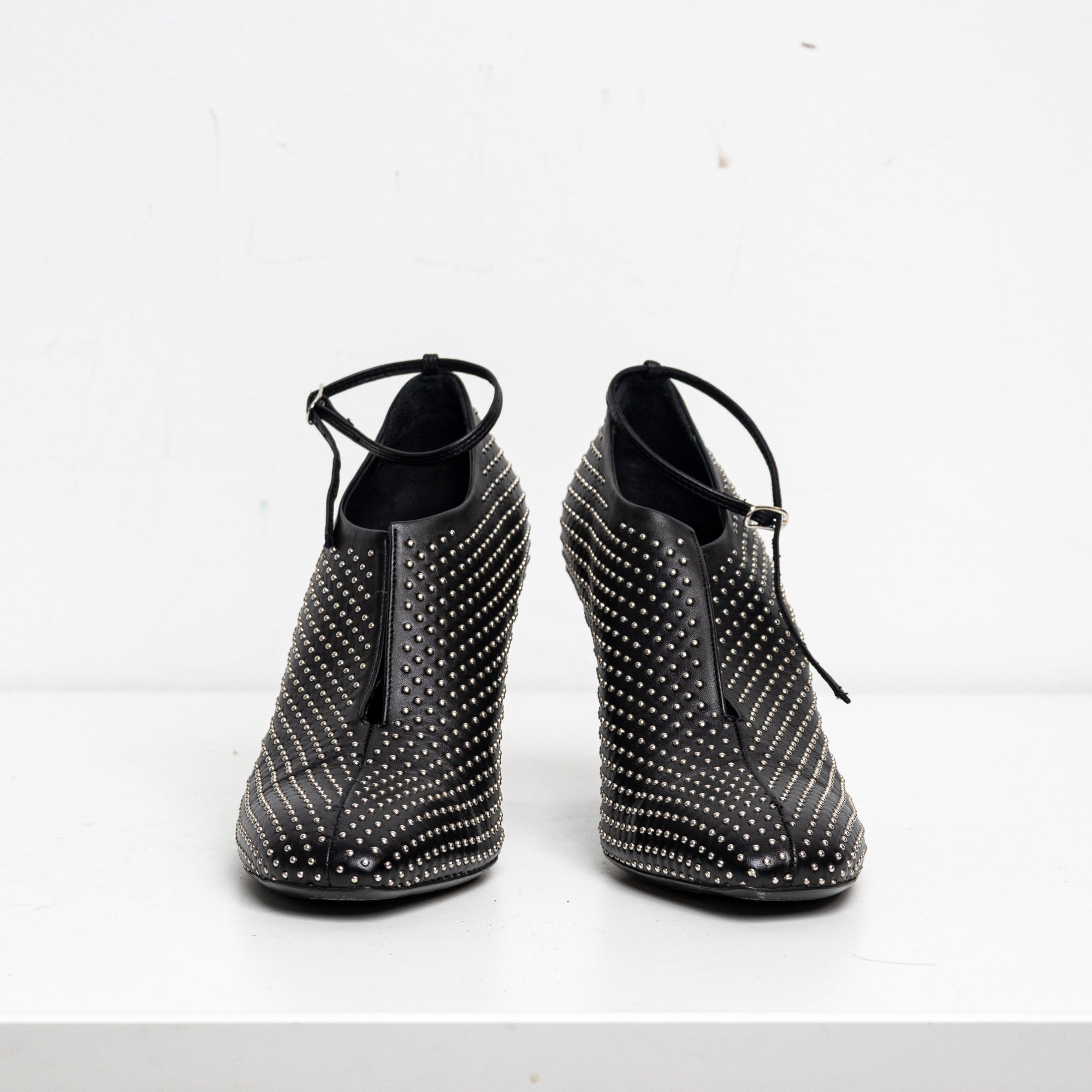 V-Neck Pump Studded EU40