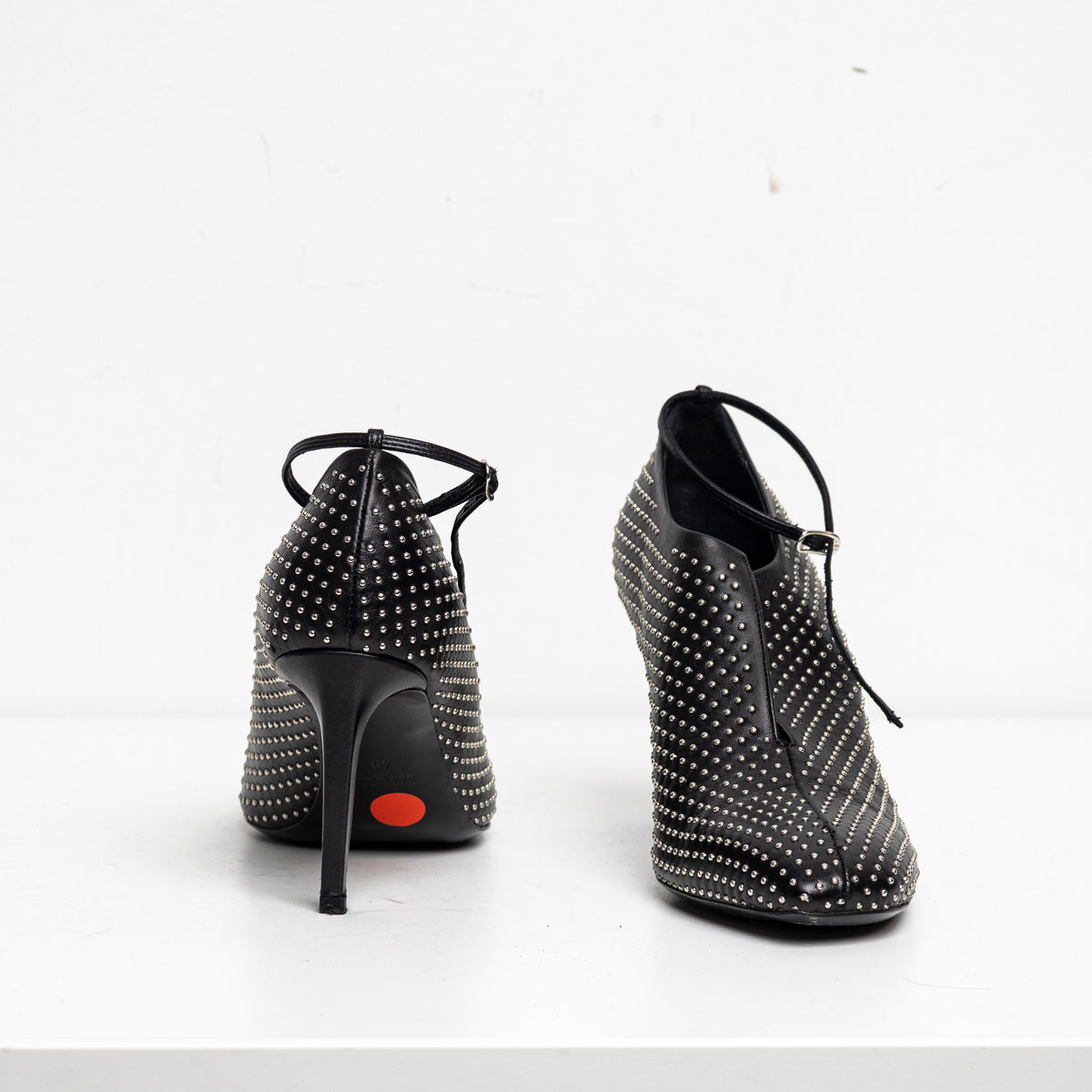 V-Neck Pump Studded EU40