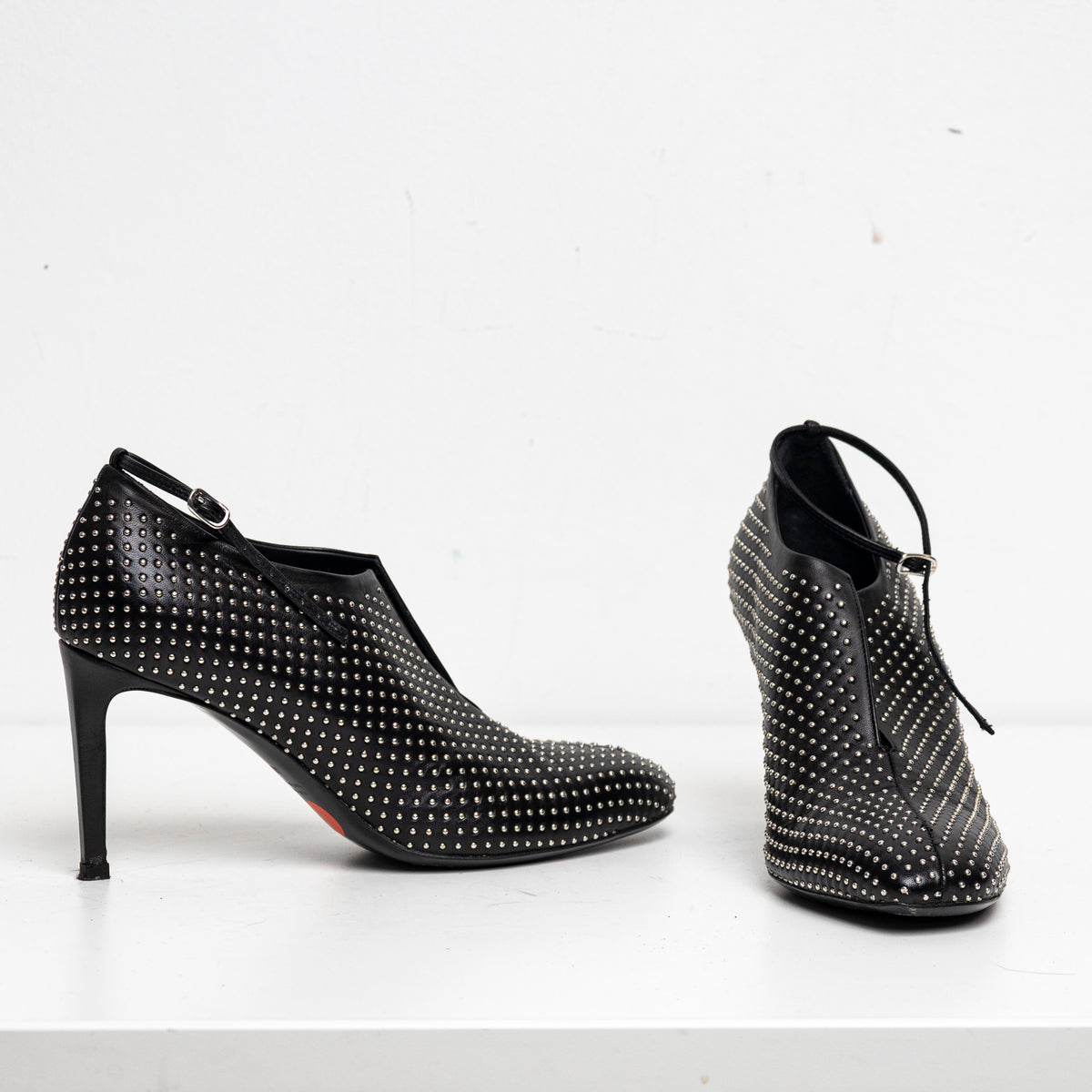 V-Neck Pump Studded EU40