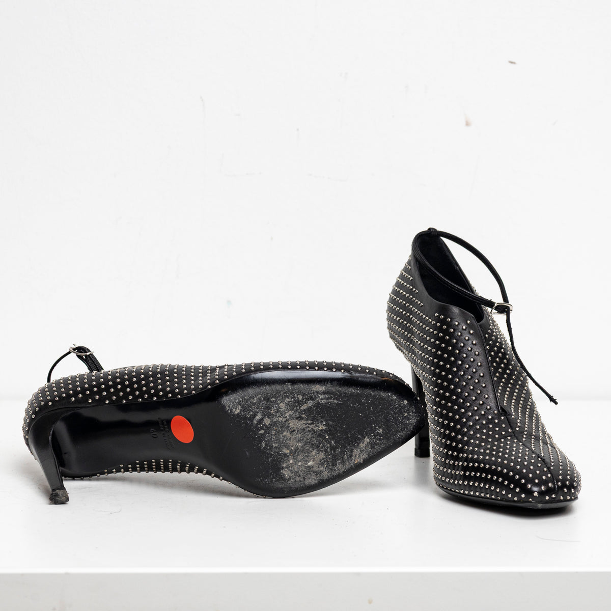 V-Neck Pump Studded EU40