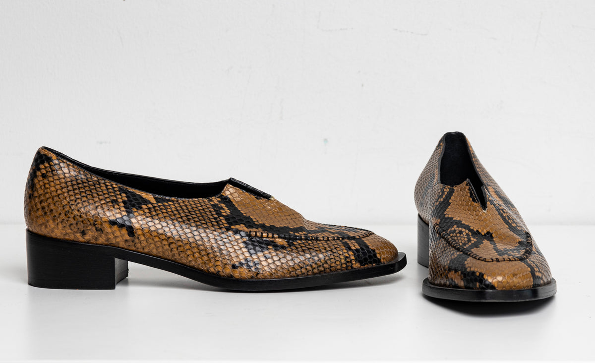 V-Neck Loafer Brown Snake EU40