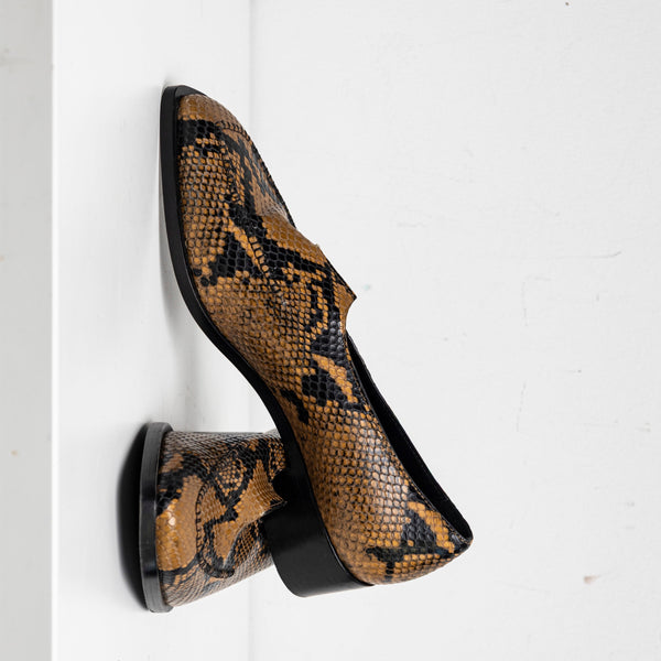 V-Neck Loafer Brown Snake EU40