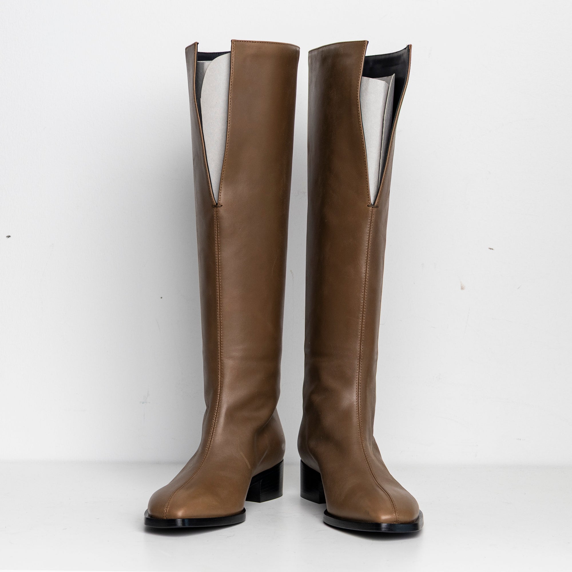 V-Neck Kneehigh Boots Tan EU40 #2 (Like New)