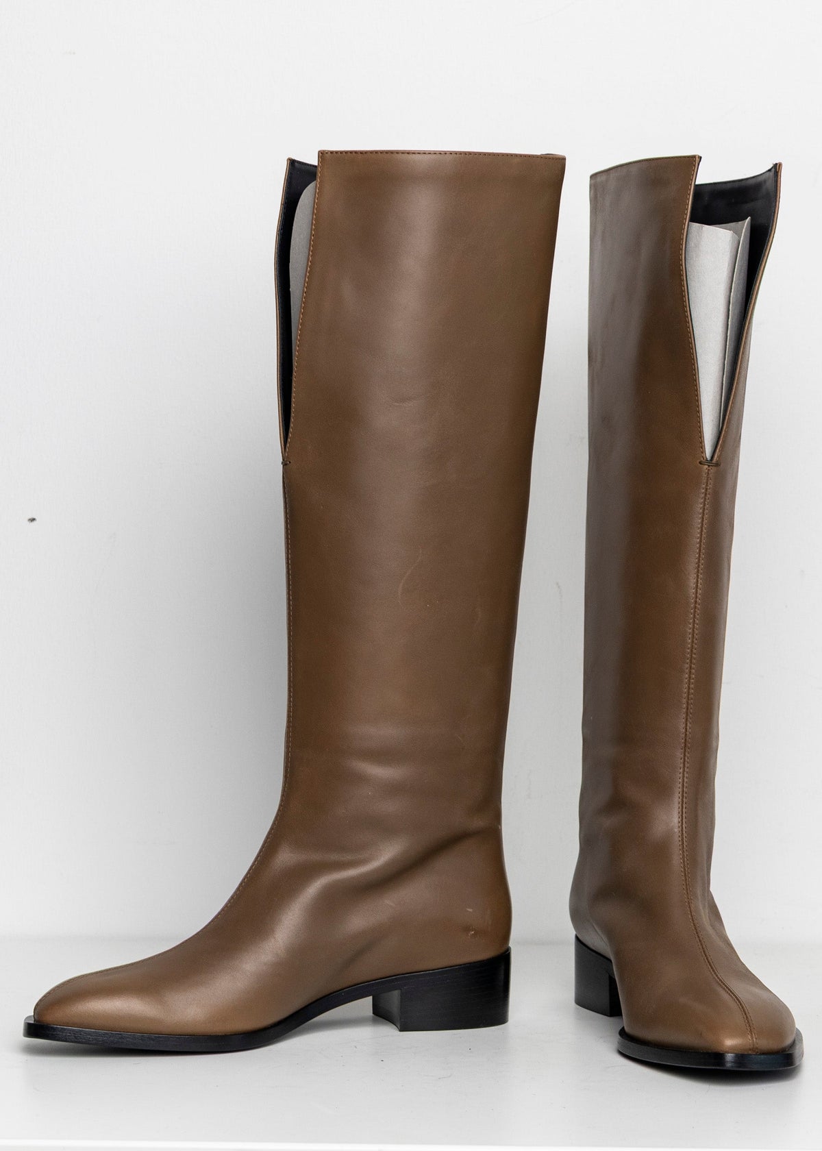 V-Neck Kneehigh Boots Tan EU40 #2 (Like New)