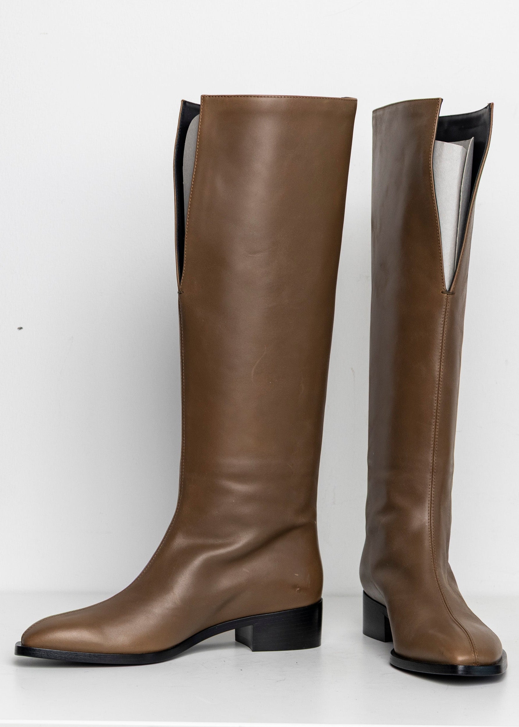 V-Neck Kneehigh Boots Tan EU40 #2 (Like New)