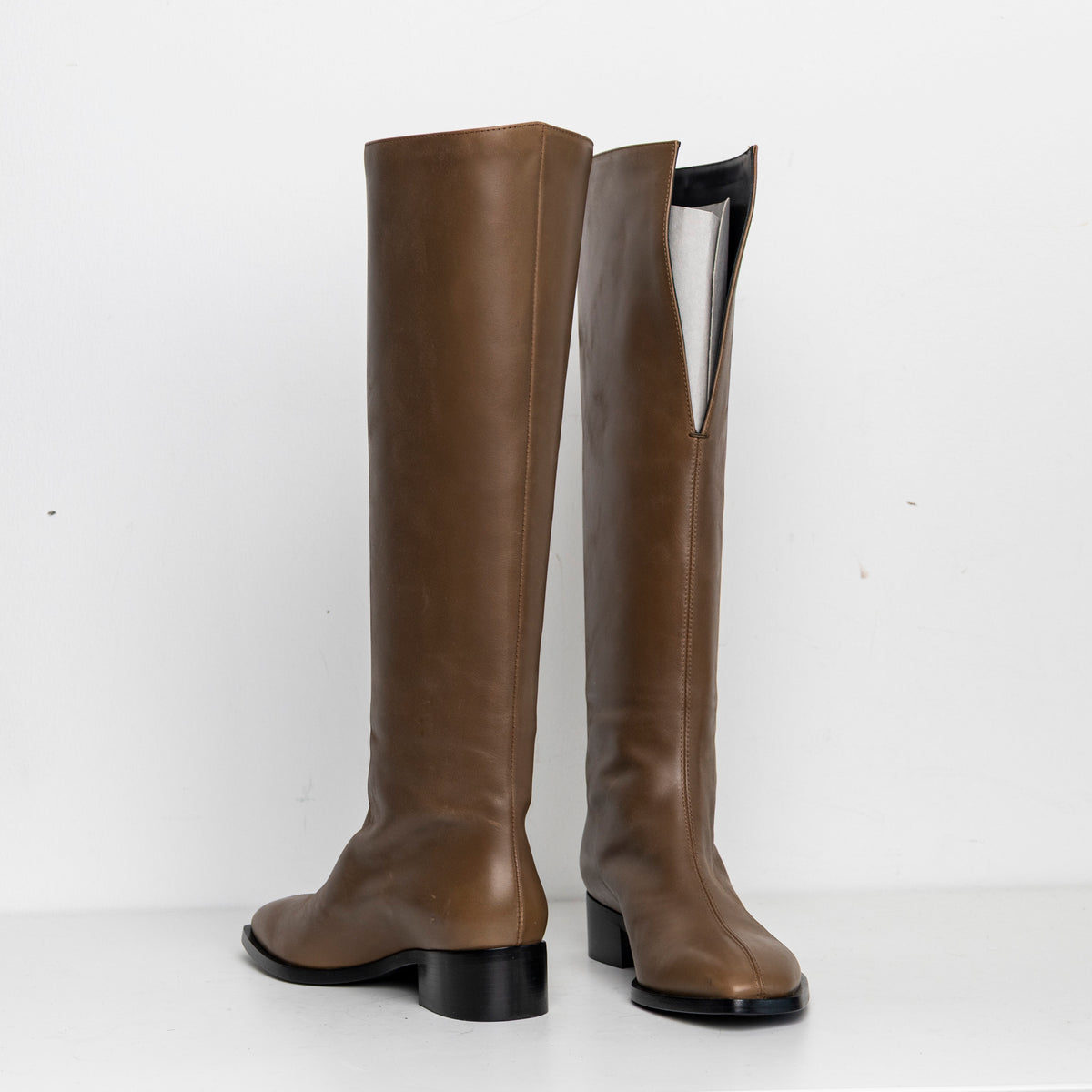 V-Neck Kneehigh Boots Tan EU40 #2 (Like New)