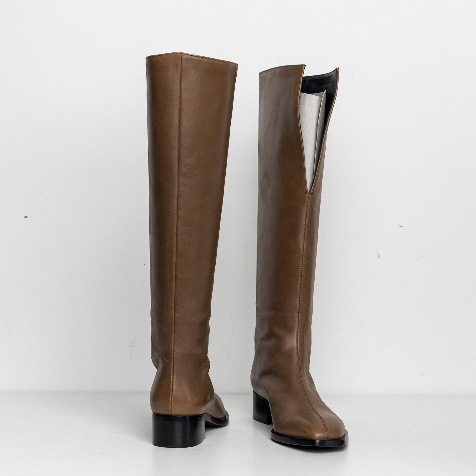 V-Neck Kneehigh Boots Tan EU40 #2 (Like New)