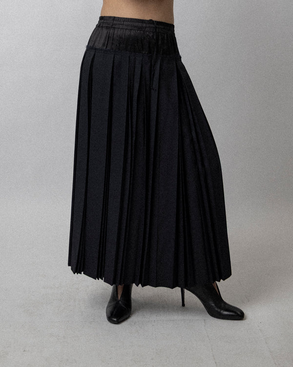 Exposed Lining Pleated Skirt Black - Waist 30''-34''