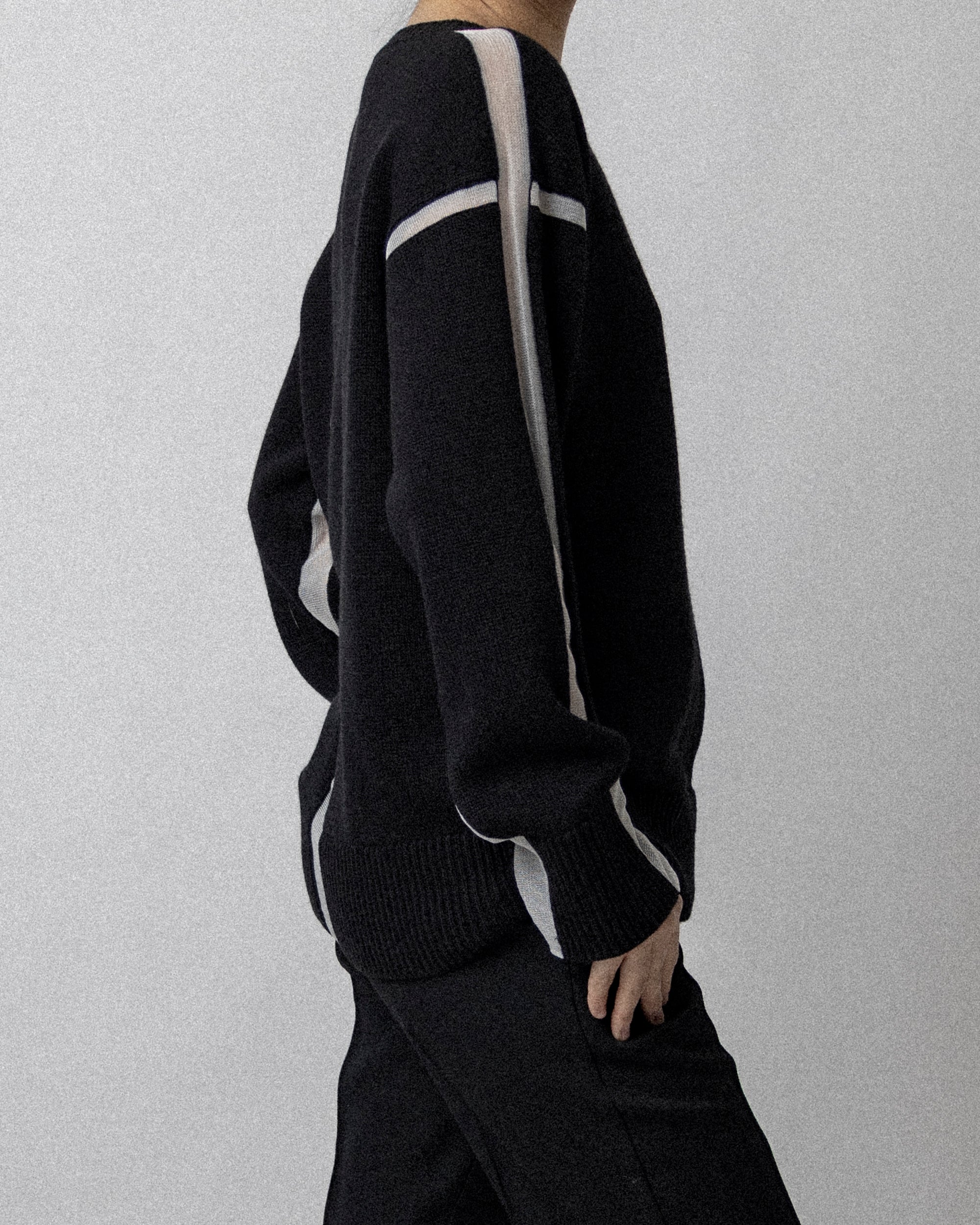 Panel Crew Neck Sweater Black / Clear Cross Shoulder 23''