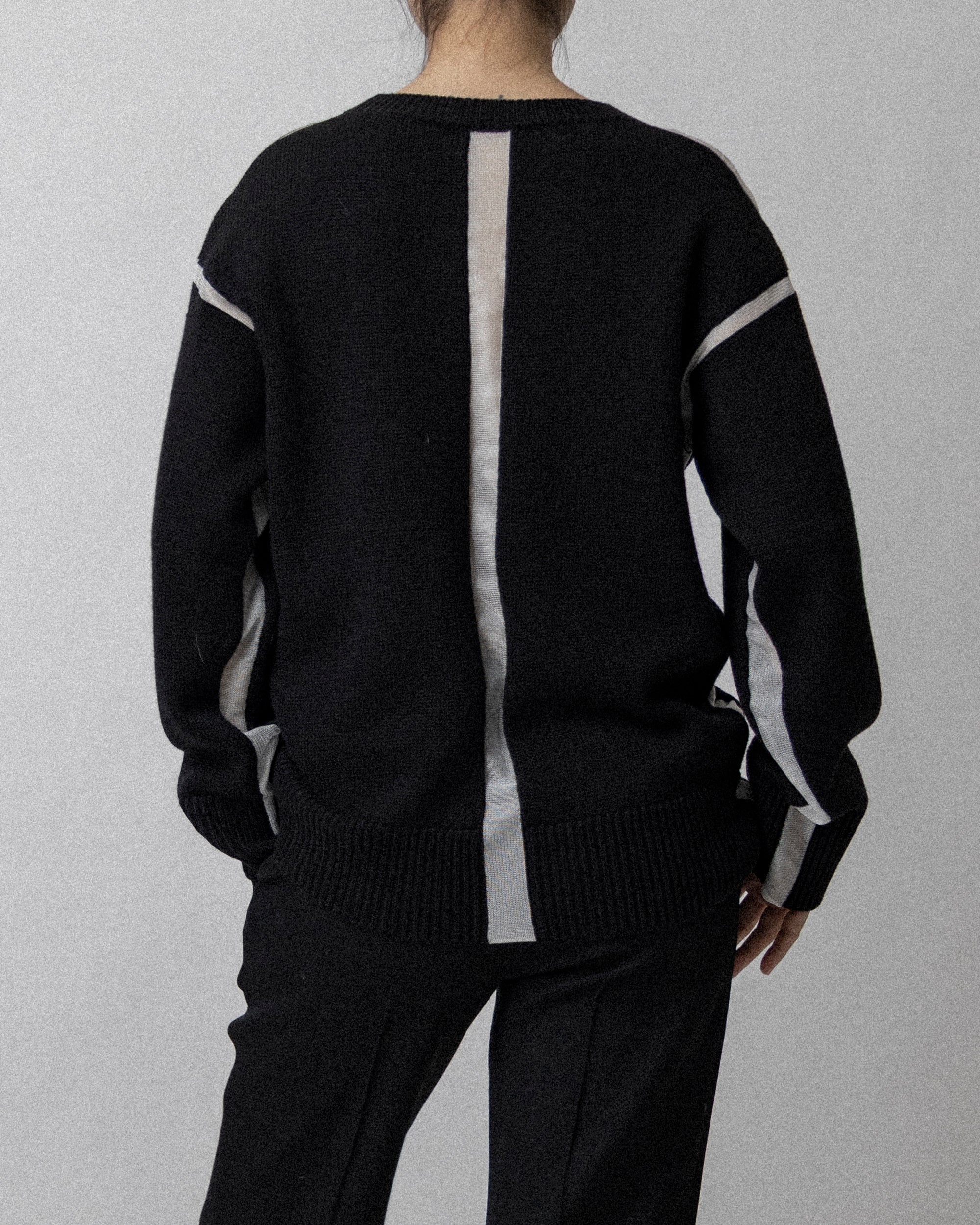 Panel Crew Neck Sweater Black / Clear Cross Shoulder 23''