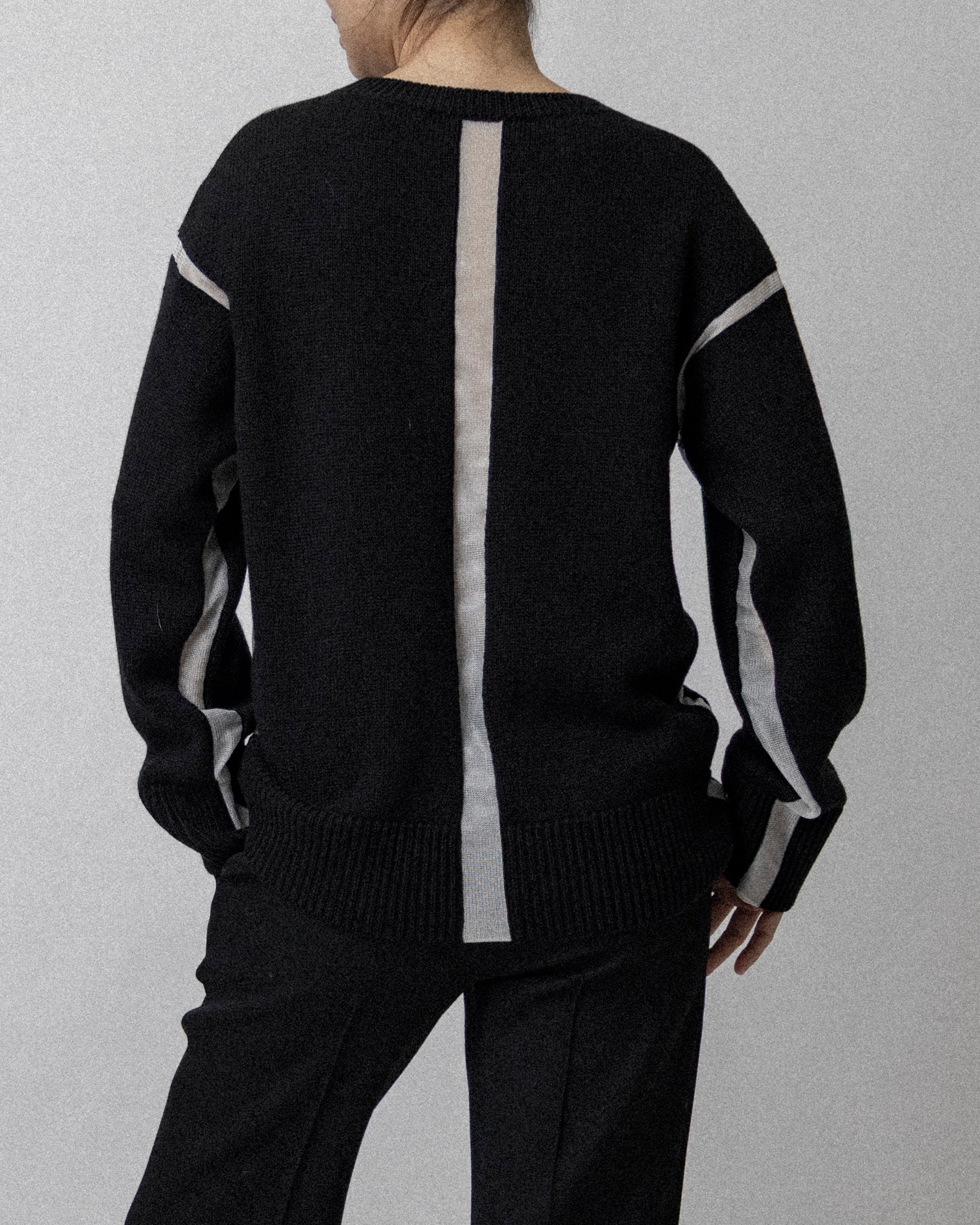 Panel Crew Neck Sweater Black / Clear Cross Shoulder 23''