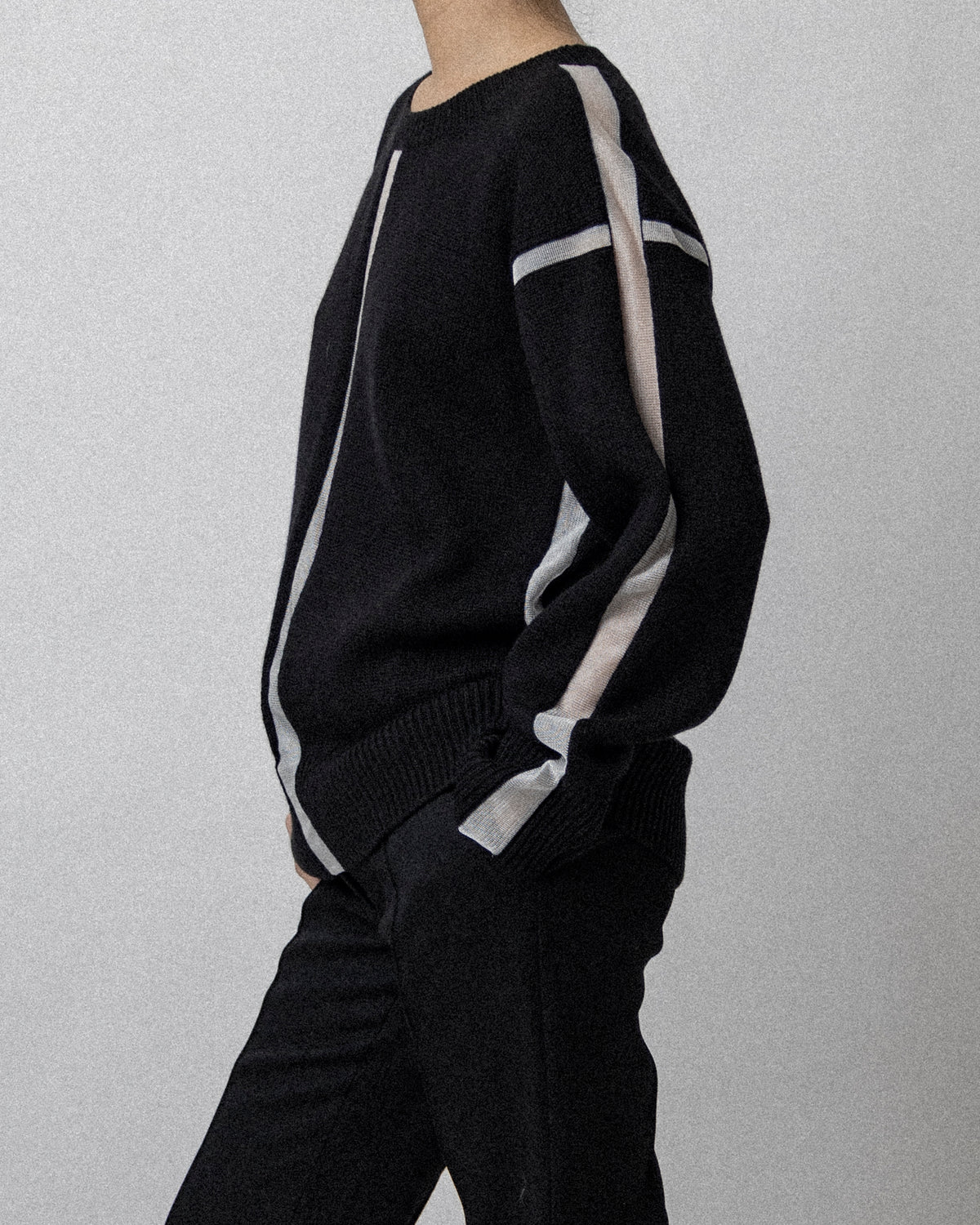 Panel Crew Neck Sweater Black / Clear Cross Shoulder 23''